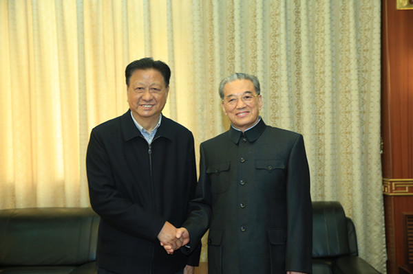 3中国人口福利基金会第五届理事会会长王忠禹与第六届理事会会长李金华合影留念_副本.jpg