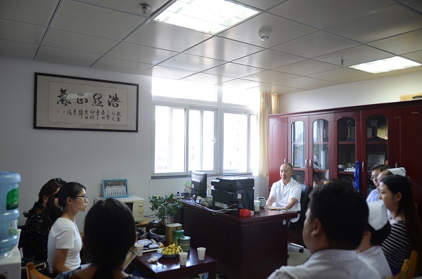 与云南省第二人民医院相关负责人座谈 - 副本.JPG
